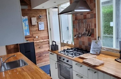 Dirkshorn House | Nice House in Dirkshorn with Common Pool