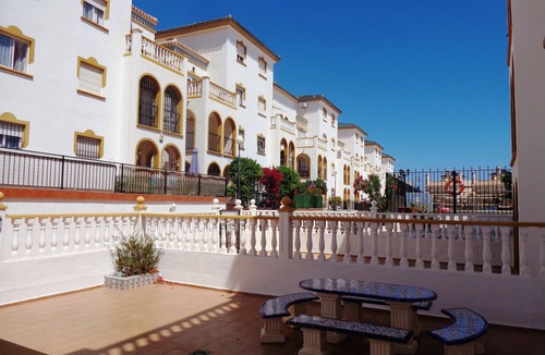 Orihuela Costa Apartment | NO EXTRA FEES!* Perfect Location, South Facing, Pool, Shops,Beach, No Car Req!