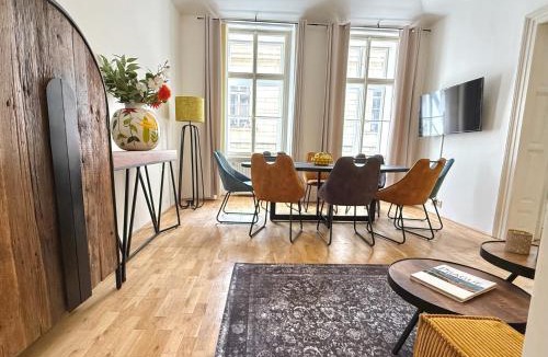 Stare Mesto Apartment | No2 Style & Design XXL City Centre Apartment