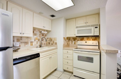 Ormond-by-the-Sea Condo | Oceanfront Ormond Beach Condo: Community Perks!