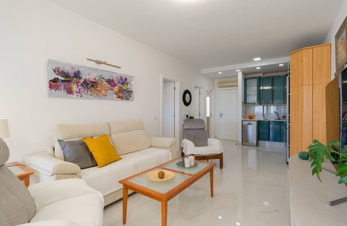 Playa de Mogan Ski Chalet | Oceanfront Paradise – Sleep by the Waves