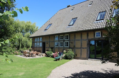 Pommerby House | Old barn near the beach with fireplace, sauna and plenty of space for families