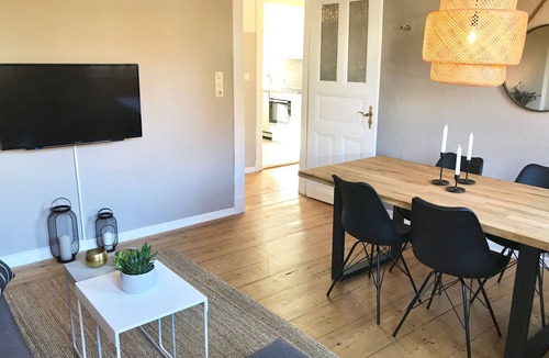 Altona-Nord Apartment | Old building apartment for up to 6 people "BARKASSE" in the Schanzenviertel - 2nd floor