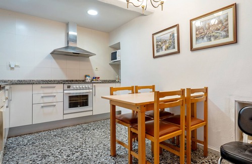 Riudoms Apartment | Old Town of Riudoms, Birthplace of Gaudí