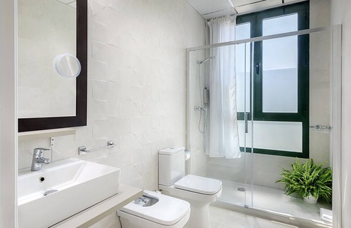 Penya-roja House | Opera House Valencia B&B