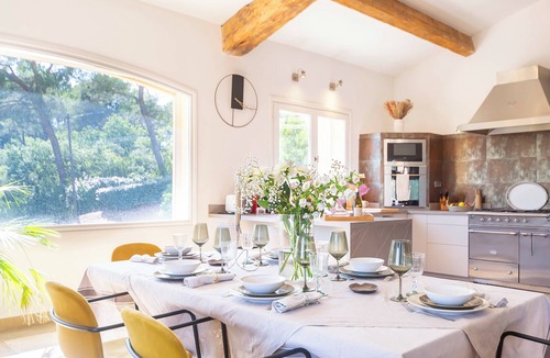 Le Tholonet Villa | Panoramic 4-BR Villa near Aix w/Pool, AC - for 10 people