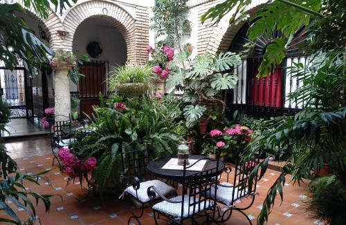 San Francisco-Ribera House | Pensión Los Arcos
