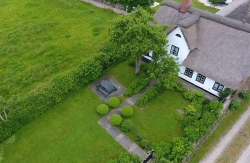 Midlum House | Petrine`s Hüs - The Petrine/s Hüüs is situated on the outskirts of Midlum.