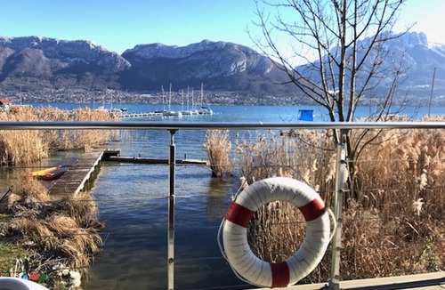 Sevrier House | PIEDS DANS L’EAU, Sevrier, Maison, Accès privé lac et ponton. Féérique, 4Pers