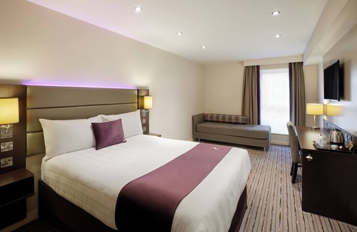 Llanbradach Hotel | Premier Inn Caerphilly - Corbetts Lane