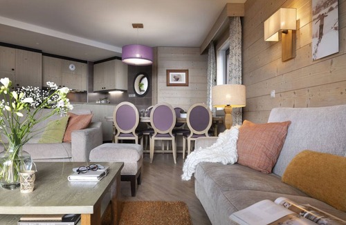 Les Prodains Apartment | Premium 8-person apartment with panoramic view
