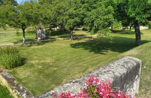 Rudelle House | Preserved, authentic house on the edge of a park in a Bastide in the Lot department
