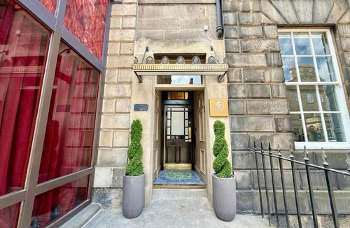 New Town Apartment | Prime Central Edinburgh 3 bed