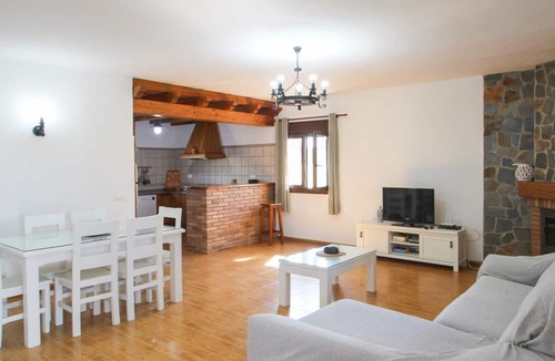 Conil de la Frontera House | Private large pool, close to oldtown Conil, beautiful garden, covered terrace, fireplace - Casa Noe -