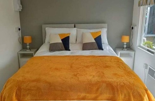 Felpham Cabin | Private Lodge close to beaches and Goodwood!