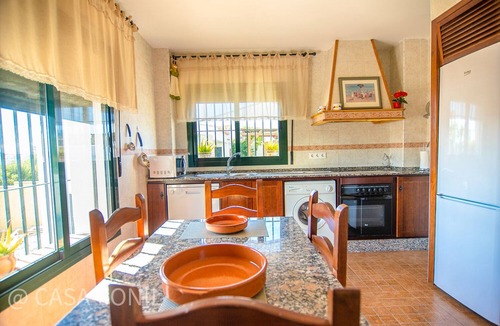 Conil de la Frontera House | Private Pool and large garden, in Fuente del Gallo, with aircondition and wifi internet - Casa Macarena -