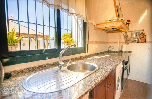 Conil de la Frontera House | Private Pool and large garden, in Fuente del Gallo, with aircondition and wifi internet - Casa Macarena -