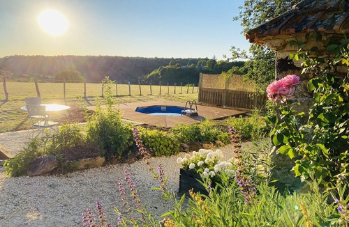 Rouffignac-Saint-Cernin-de-Reilhac Cottage | PRIVATE POOL! Old Barn. With Stunning Views of the Chateau and the Valley