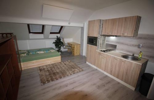 Prague 5 Apartment | Pronájem garsonky na Smíchověn