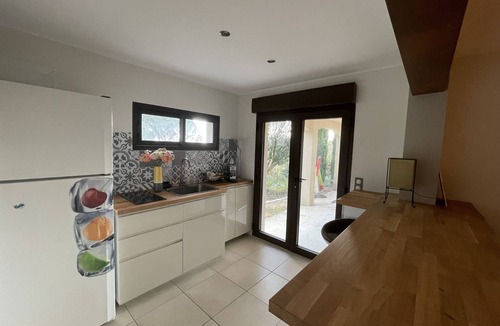 Serviers-et-Labaume House | Propriété à 5kms D'uzès VUE Dominante Piscine et Jacuzzi Chauffée