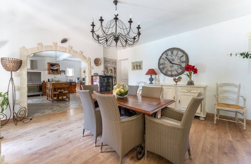 Vernegues House | Provencal bastide with heated pool near Alpilles and Luberon