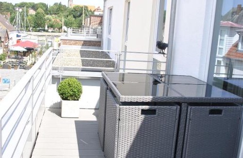 Eckernfoerde Apartment | Quartier Hafenspitze Ferienwohnung "JungfernEcke"