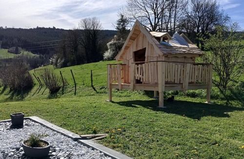 Ouhans Apartment | Quiet 12-person apartment in the heart of the Loue valley