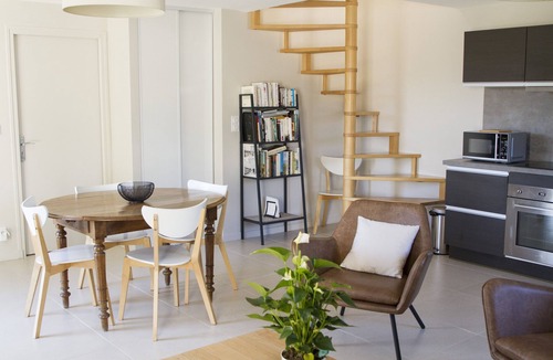 Avignon House | QUIET AIR-CONDITIONED GITE WITH 2 BEDROOMS AND THEIR PRIVATE BATHROOM