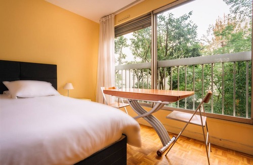 Quartier Saint-Ambroise Condo | quiet and comfortable studio steps away from le marais
