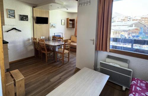 Belle Plagne Apartment | Résidence Pierre De Soleil - Studio cosy · Skis aux pieds MAE-3617