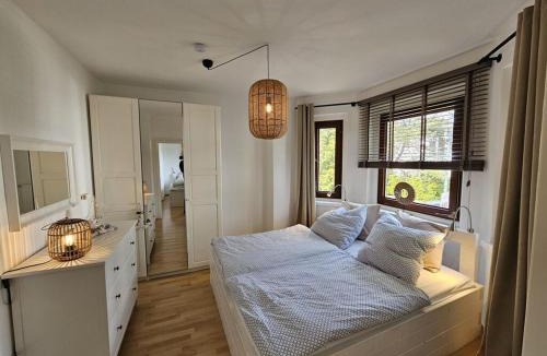 Timmendorfer Strand House | Raphael - "Marilyn Monroe"
