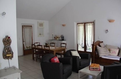 Lagnes House | Recent house inside a 4000 m² park. Taste the tranquillity of Provence