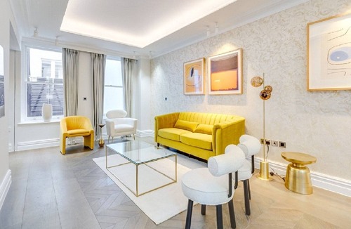 Sachsenhausen Apartment | Recently renovated apartment with all utilities