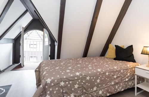 Red Light District Bed & Breakfast | RedLight District Apartment 2