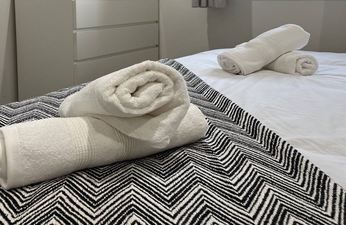 Hemel Hempstead Apartment | Regency Apartment with Free Parking