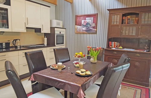 Moor-Rolofshagen House | Reizendes Ferienhaus mit Swimmingpool Nähe Ostsee