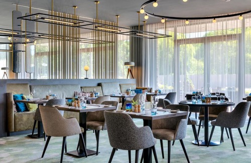 Aalsmeer Hotel | Renaissance Amsterdam Schiphol Airport Hotel