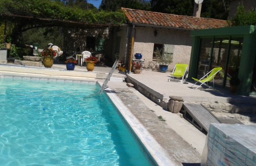 Les 3 Ponts House | Restored MASET 100m2 with swimming pool on 1ha of garrigue 10mn from town center