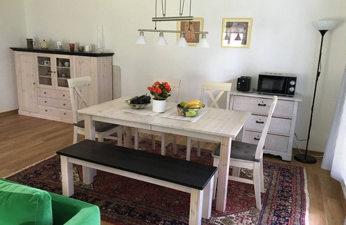 Bunde Apartment | Rheiderland - Large apartment on a park-like plot near Dollart