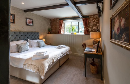 Compton Martin Hotel | Ring O Bells