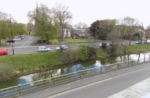 Spalding Bed & Breakfast | River Lodge B&B Ltd