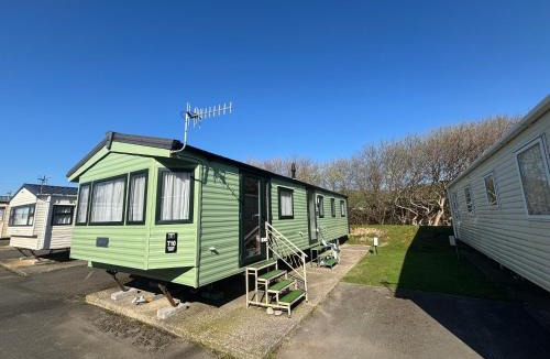 Aberystwyth House | River View Modern 3 Bedroom Pet Friendly in Clarach Bay