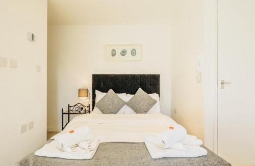 Mill Road Apartment | Riverlight Studio sleep 3