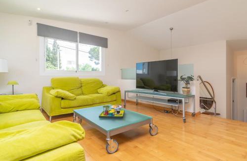 Son Baulo Ski Chalet | RomanÍ - House In Can Picafort Free Wifi