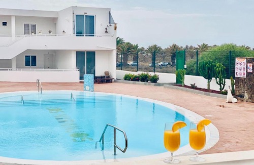 Costa Teguise Apartment | Romantic apartment in Costa Teguise with fenced garden