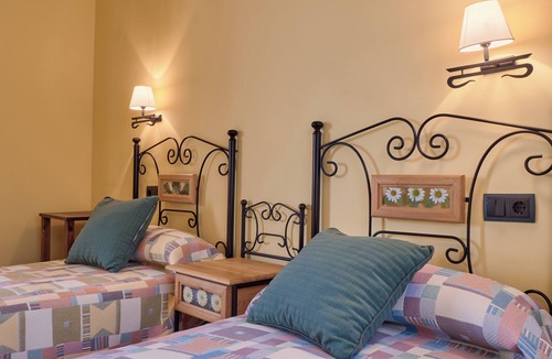 Santa Cruz de Montes House | Room 'El Olivo' with Mountain View, Shared Garden and Wi-Fi