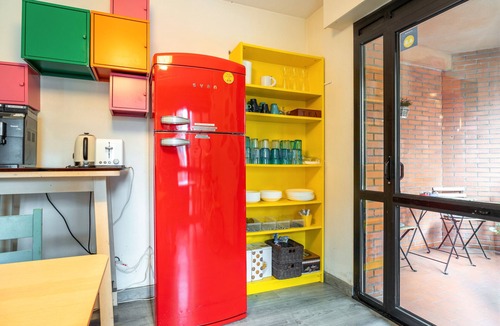 Distrito Llano Apartment | Room 'Gijón' with Private Terrace and Wi-Fi