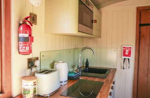 St Harmon Cottage | Rose - a shepherds hut that sleeps 2 guests in 1 bedroom