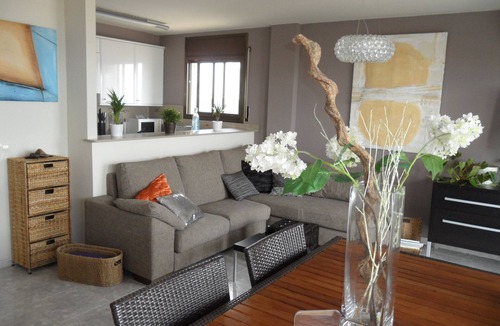 Santa Margarida Apartment | ROSES, FRONTLINE, perfect for families POOL + WIFI + PARKING + TV