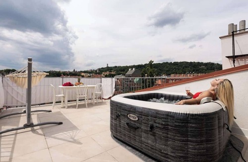 Smichov Apartment | Royal Skyline Residence
